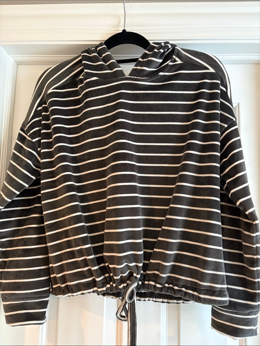 Softest, Plush Velour Cable & Gauge Sz M Gray & White Striped Drawstring Hoodie